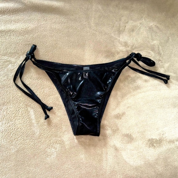 Very sexy black side tie wet look bikini bottom, size M - Picture 1 of 3